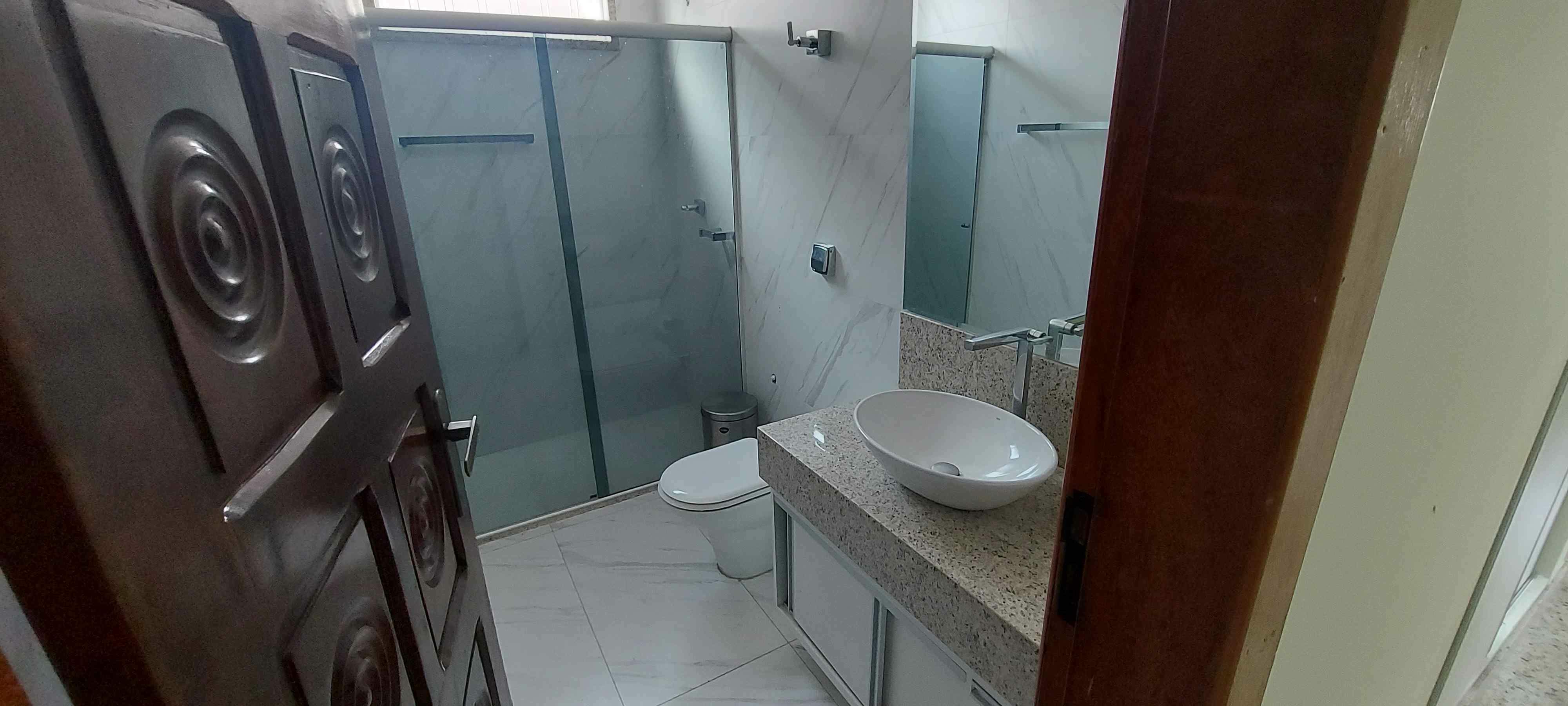 Casa à venda com 6 quartos, 250m² - Foto 14