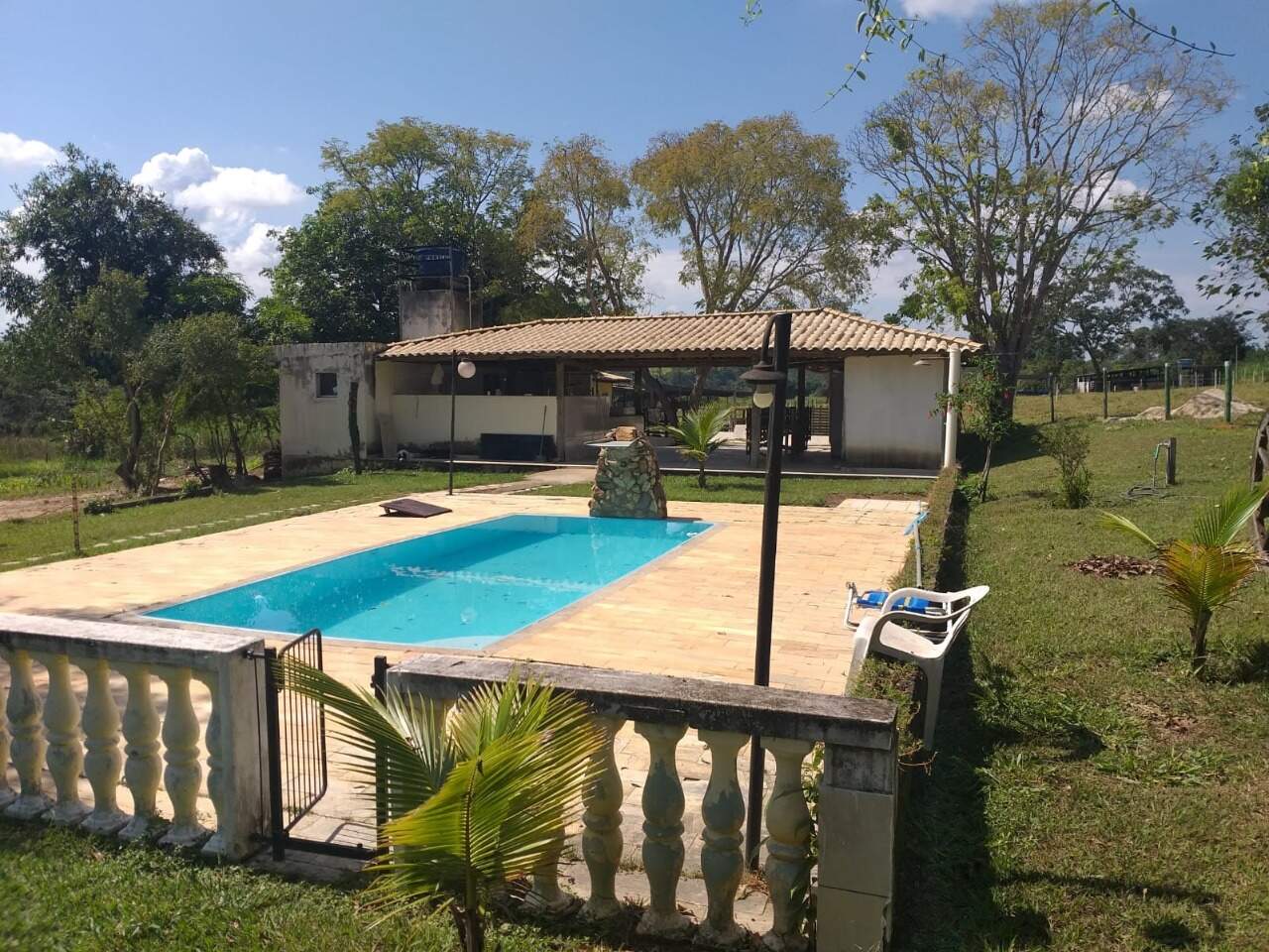 Chácara à venda com 4 quartos, 150m² - Foto 2