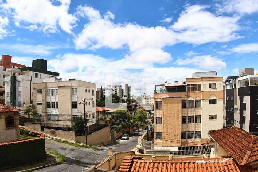 Apartamento à venda com 2 quartos, 75m² - Foto 23