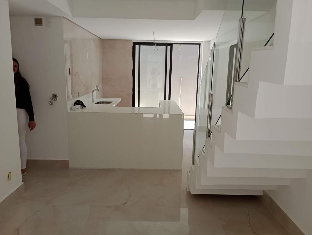 Apartamento à venda com 3 quartos, 73m² - Foto 2