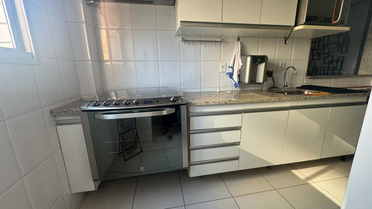 Apartamento para alugar com 2 quartos, 80m² - Foto 11