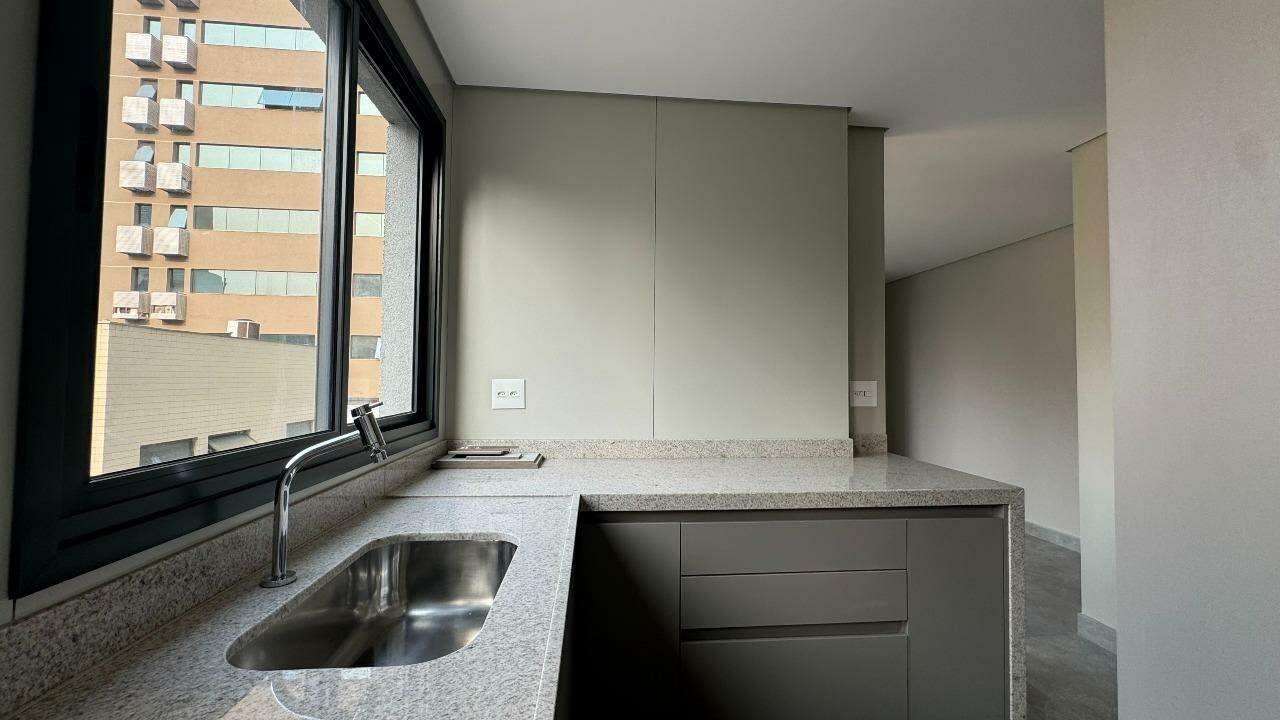 Apartamento à venda com 2 quartos, 62m² - Foto 3