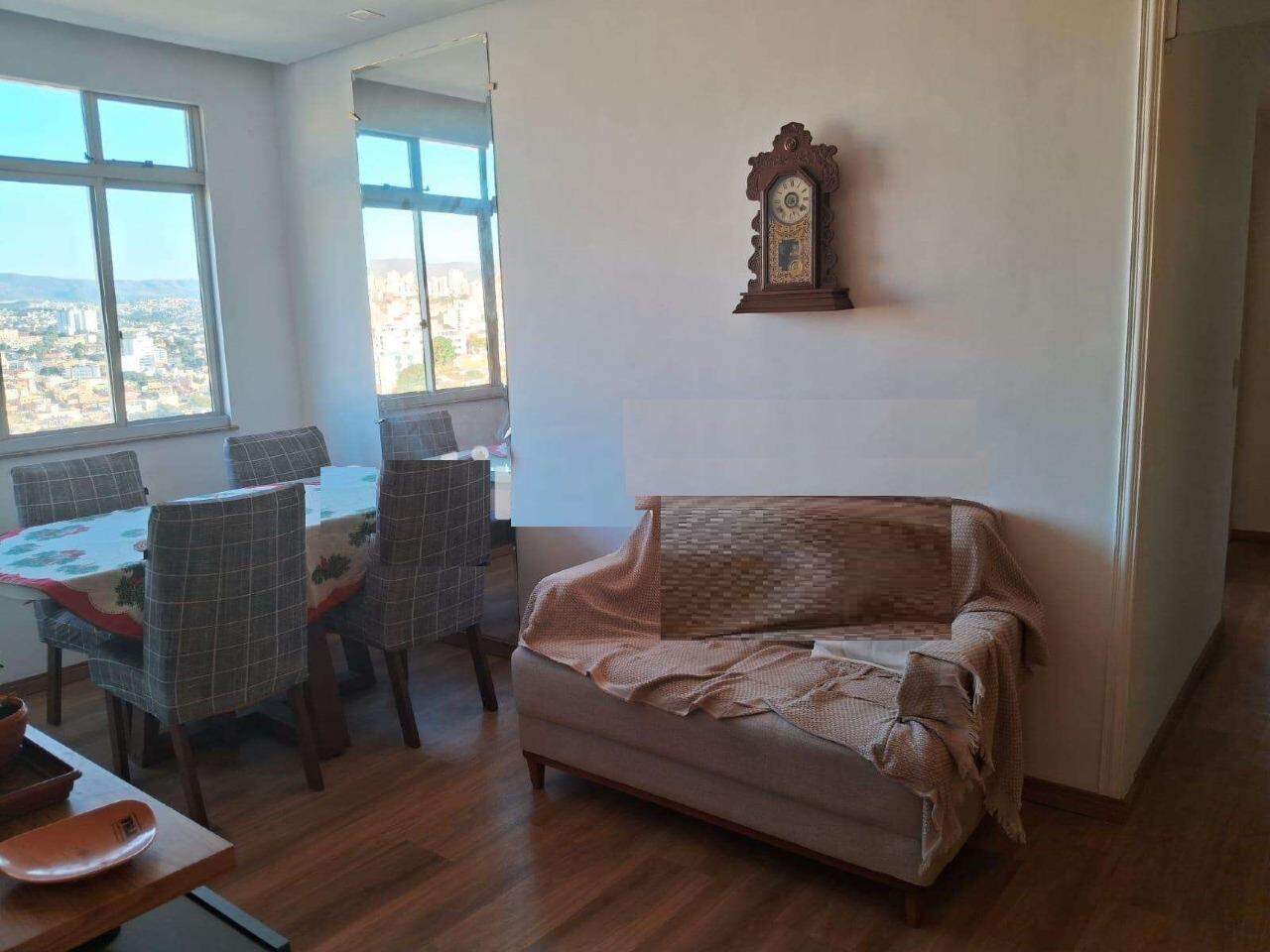 Apartamento à venda com 2 quartos, 70m² - Foto 2