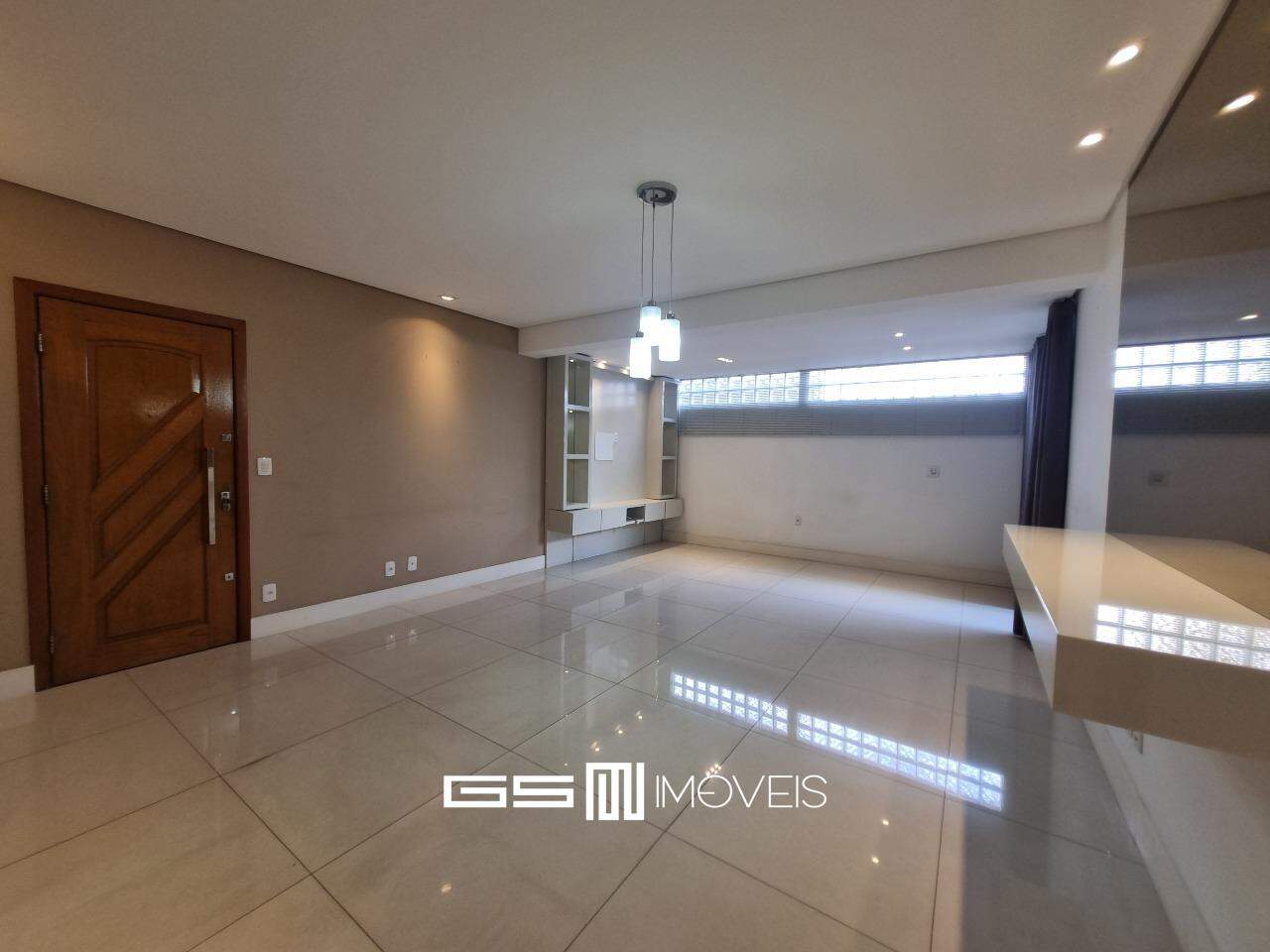 Apartamento à venda com 3 quartos, 175m² - Foto 2