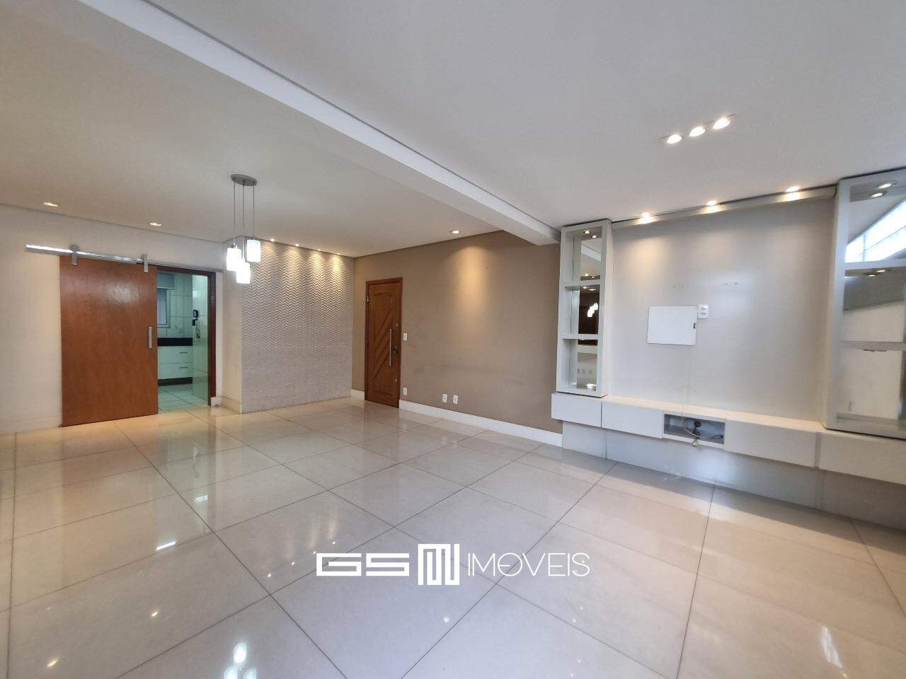 Apartamento à venda com 3 quartos, 175m² - Foto 1