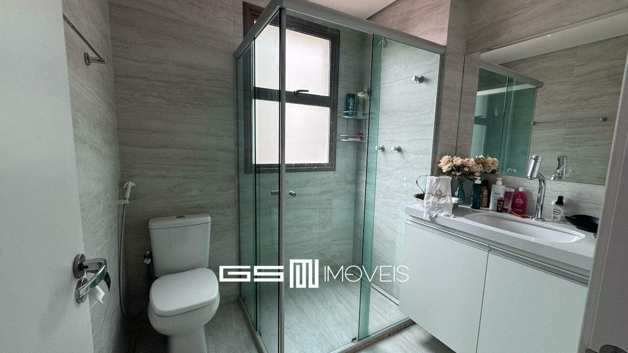 Apartamento para alugar com 3 quartos, 95m² - Foto 13