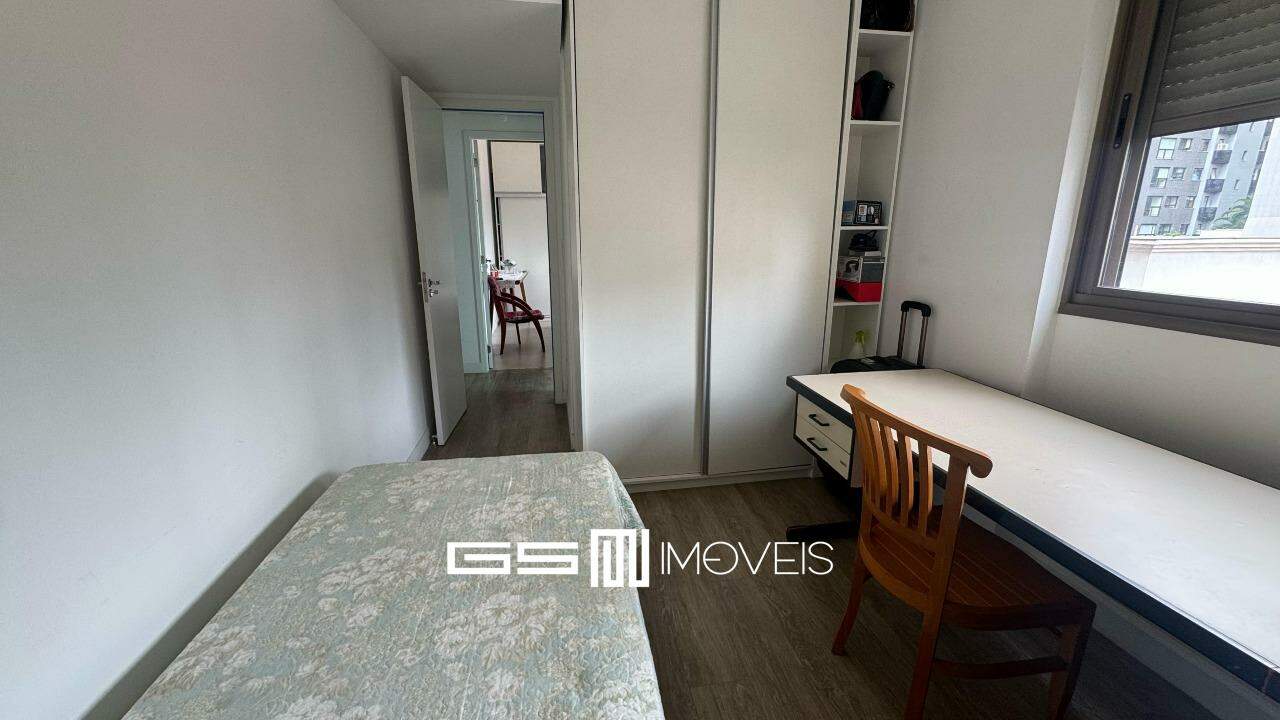Apartamento para alugar com 3 quartos, 95m² - Foto 11