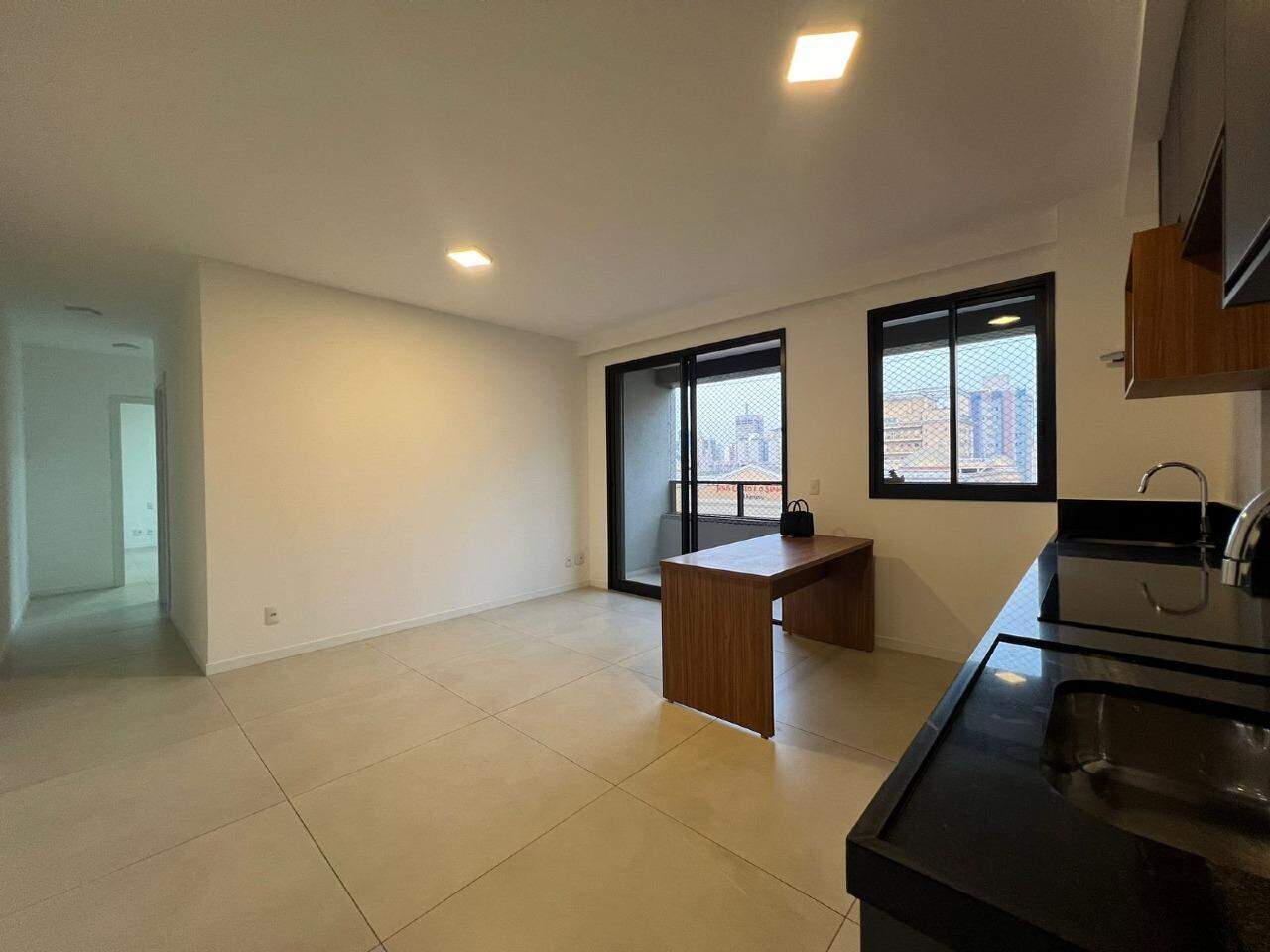 Apartamento para alugar com 2 quartos, 60m² - Foto 10