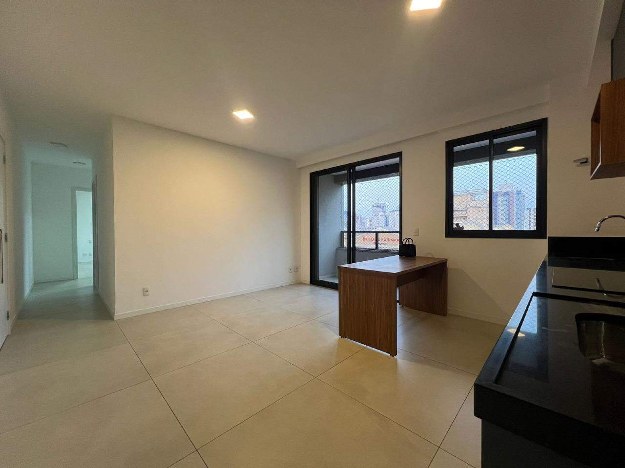 Apartamento para alugar com 2 quartos, 60m² - Foto 9