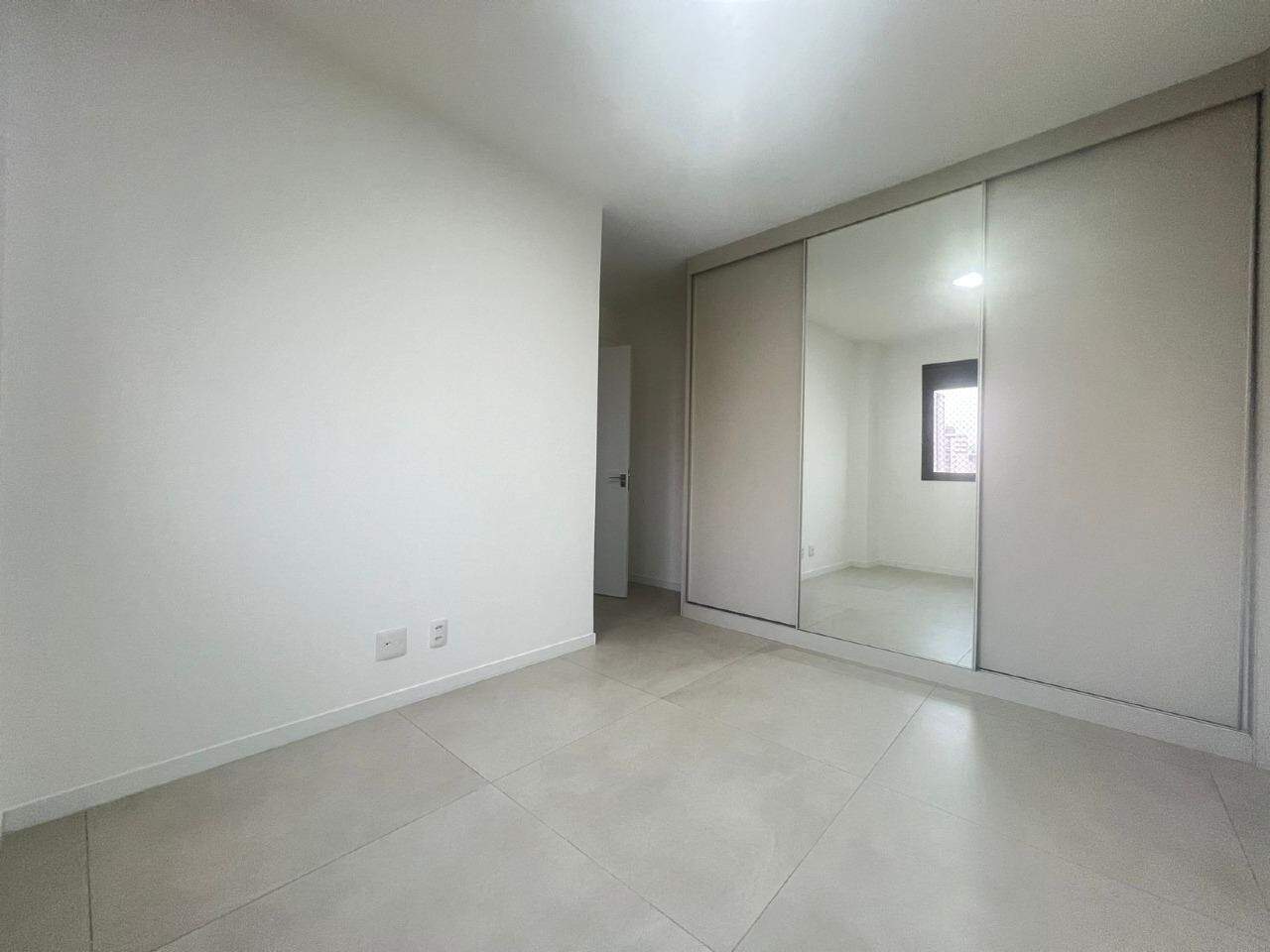 Apartamento para alugar com 2 quartos, 60m² - Foto 4