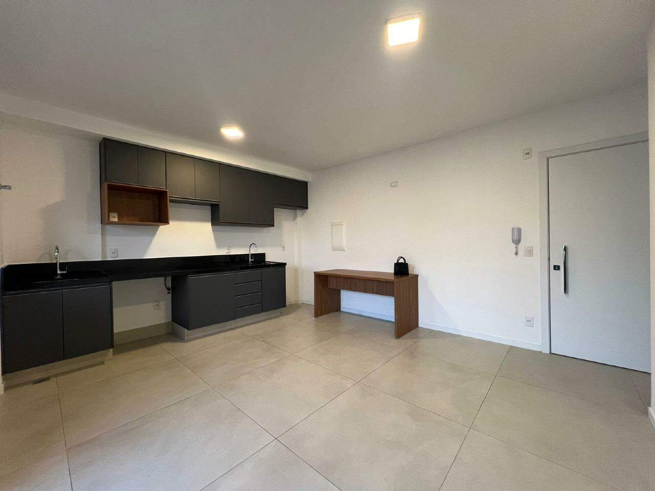 Apartamento para alugar com 2 quartos, 60m² - Foto 7