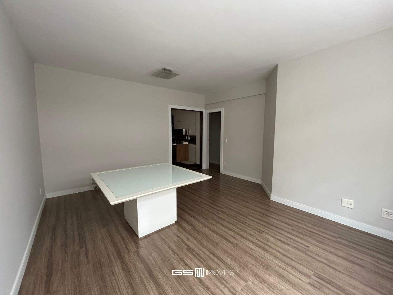 Apartamento para alugar com 3 quartos, 149m² - Foto 2