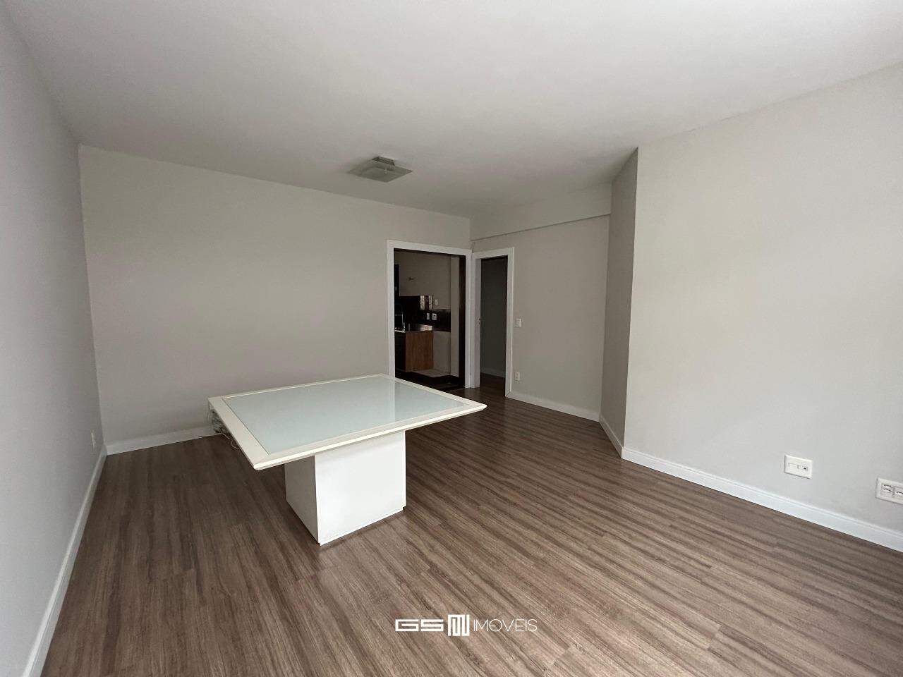 Apartamento para alugar com 3 quartos, 149m² - Foto 1