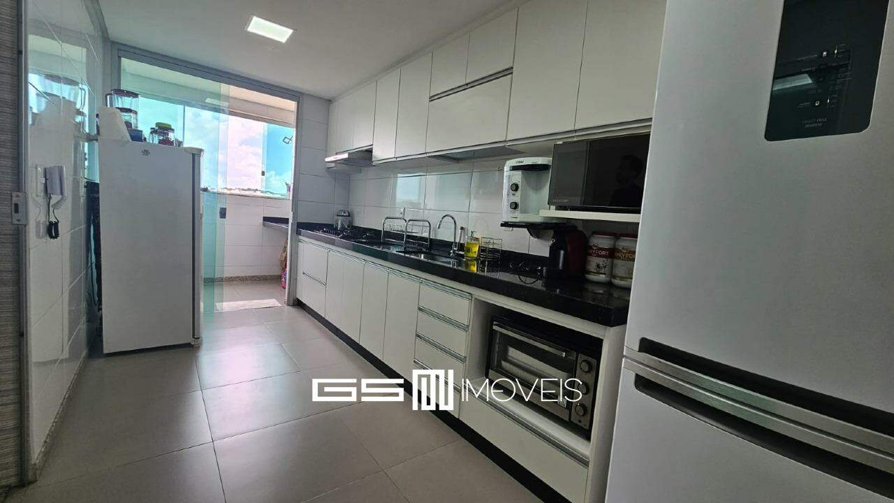Casa à venda com 3 quartos, 180m² - Foto 2
