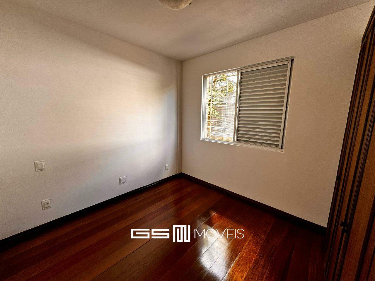 Apartamento para alugar com 3 quartos, 110m² - Foto 18
