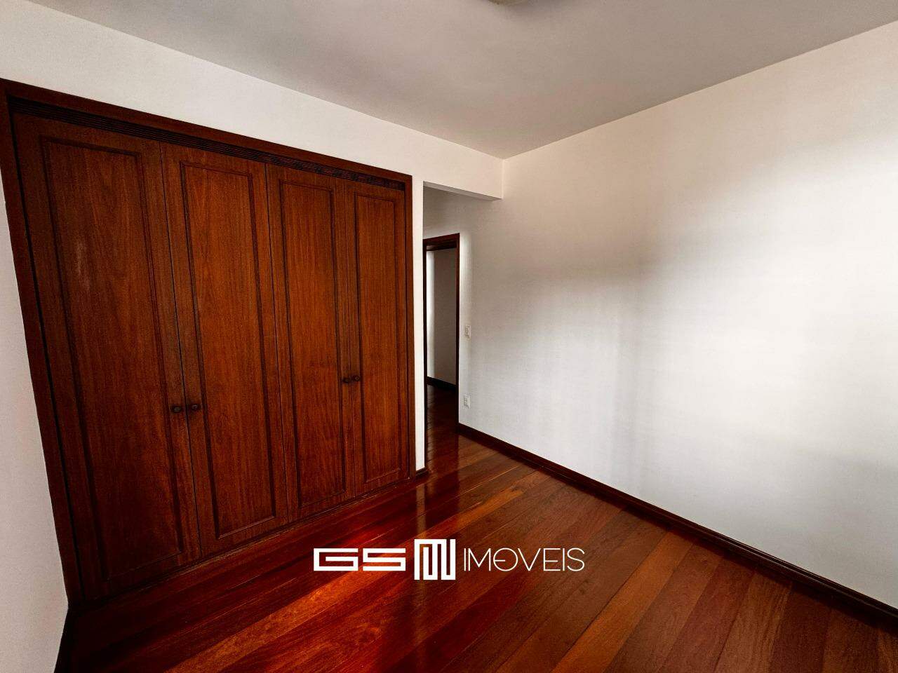 Apartamento para alugar com 3 quartos, 110m² - Foto 12