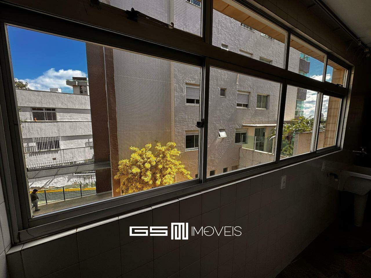 Apartamento para alugar com 3 quartos, 110m² - Foto 24