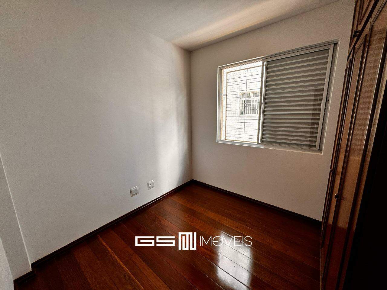 Apartamento para alugar com 3 quartos, 110m² - Foto 9