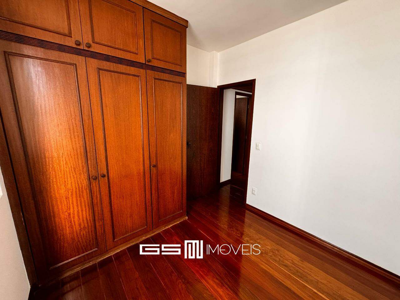 Apartamento para alugar com 3 quartos, 110m² - Foto 10
