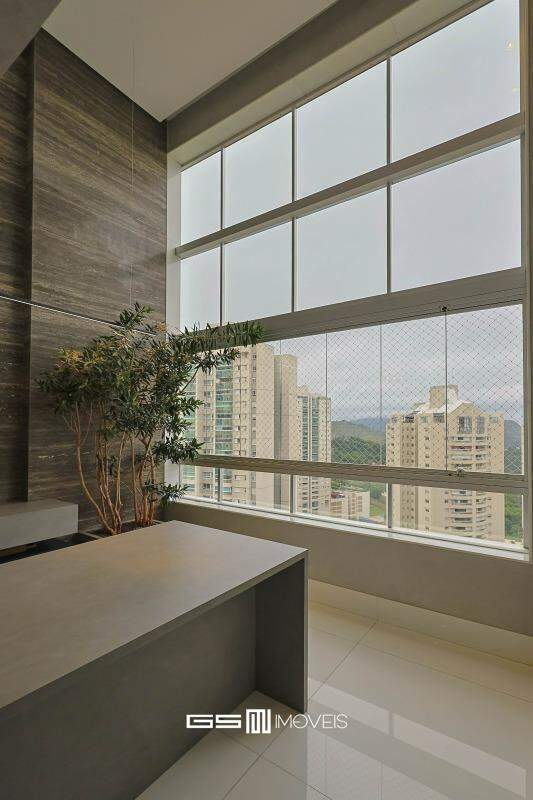 Apartamento para alugar com 3 quartos, 260m² - Foto 9