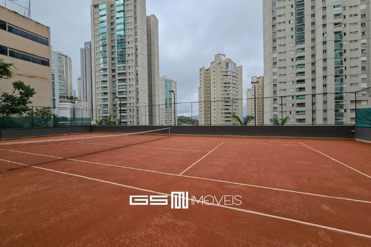 Apartamento para alugar com 3 quartos, 260m² - Foto 2