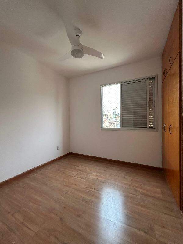 Apartamento para alugar com 3 quartos, 105m² - Foto 6