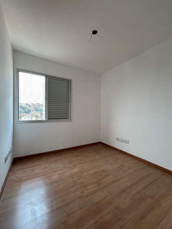 Apartamento para alugar com 3 quartos, 105m² - Foto 9