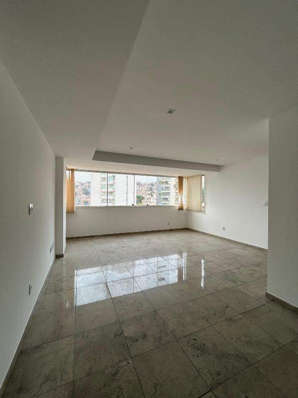 Apartamento para alugar com 3 quartos, 105m² - Foto 2