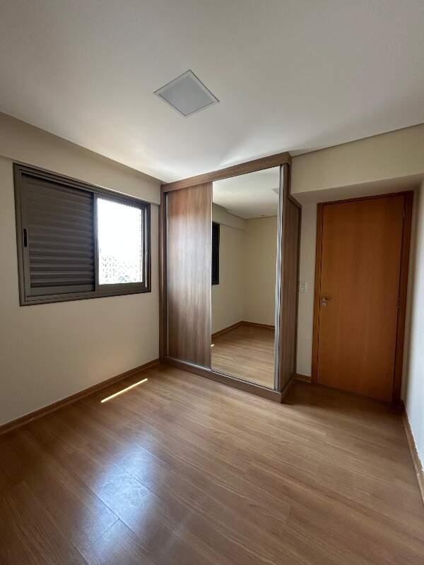 Apartamento para alugar com 3 quartos, 117m² - Foto 7