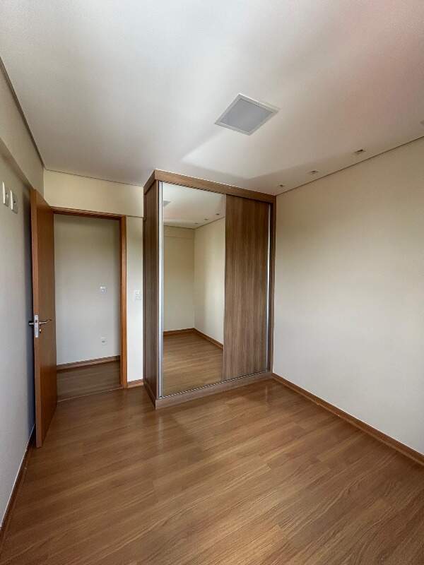 Apartamento para alugar com 3 quartos, 117m² - Foto 5