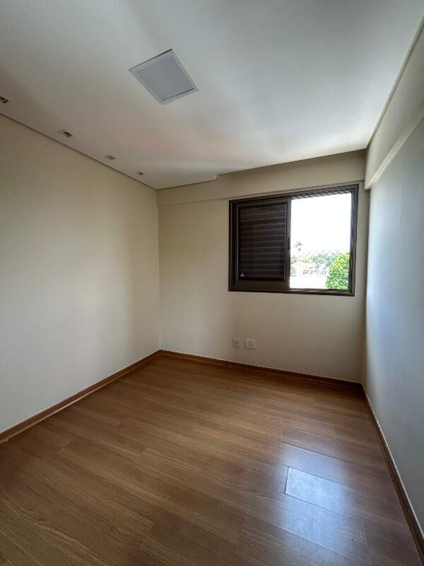 Apartamento para alugar com 3 quartos, 117m² - Foto 10