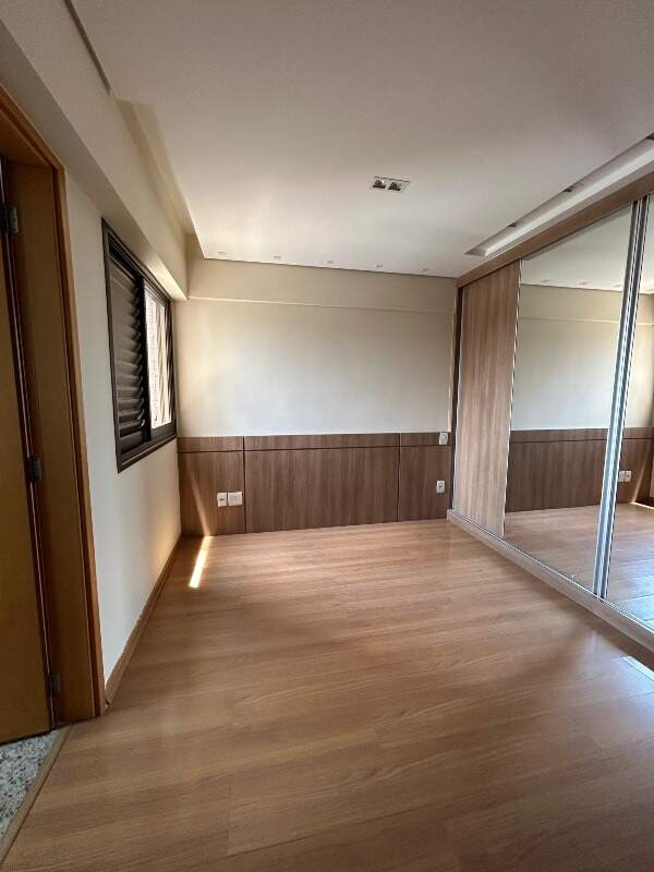 Apartamento para alugar com 3 quartos, 117m² - Foto 6