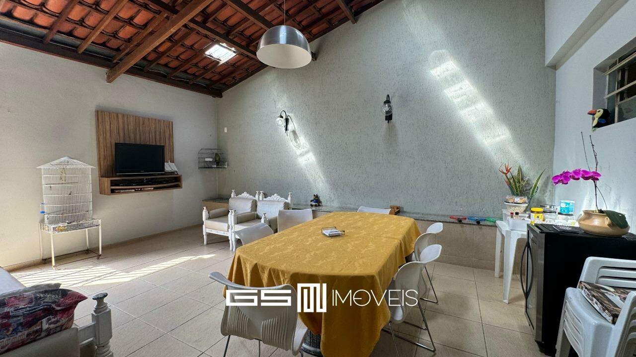 Casa à venda com 4 quartos, 190m² - Foto 18