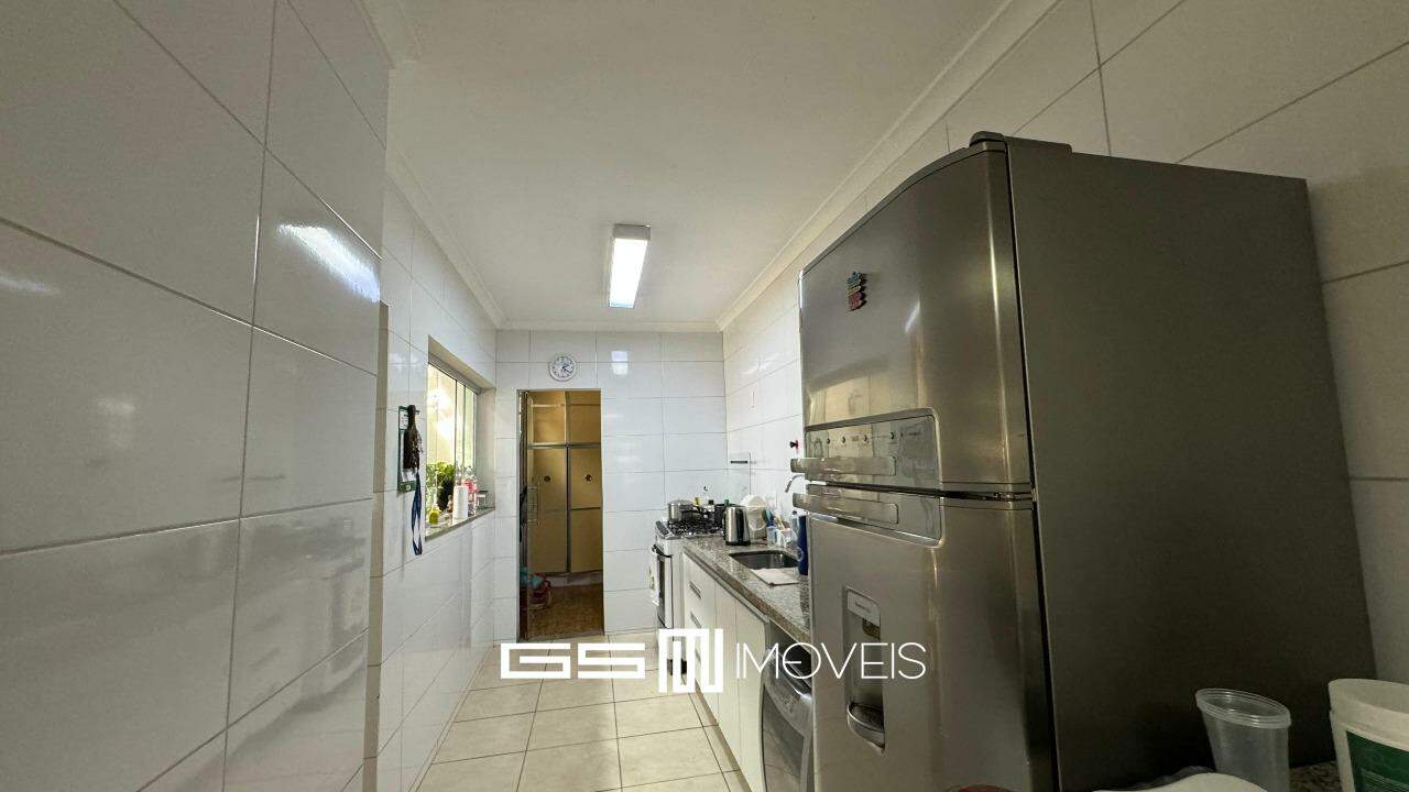 Casa à venda com 4 quartos, 190m² - Foto 14