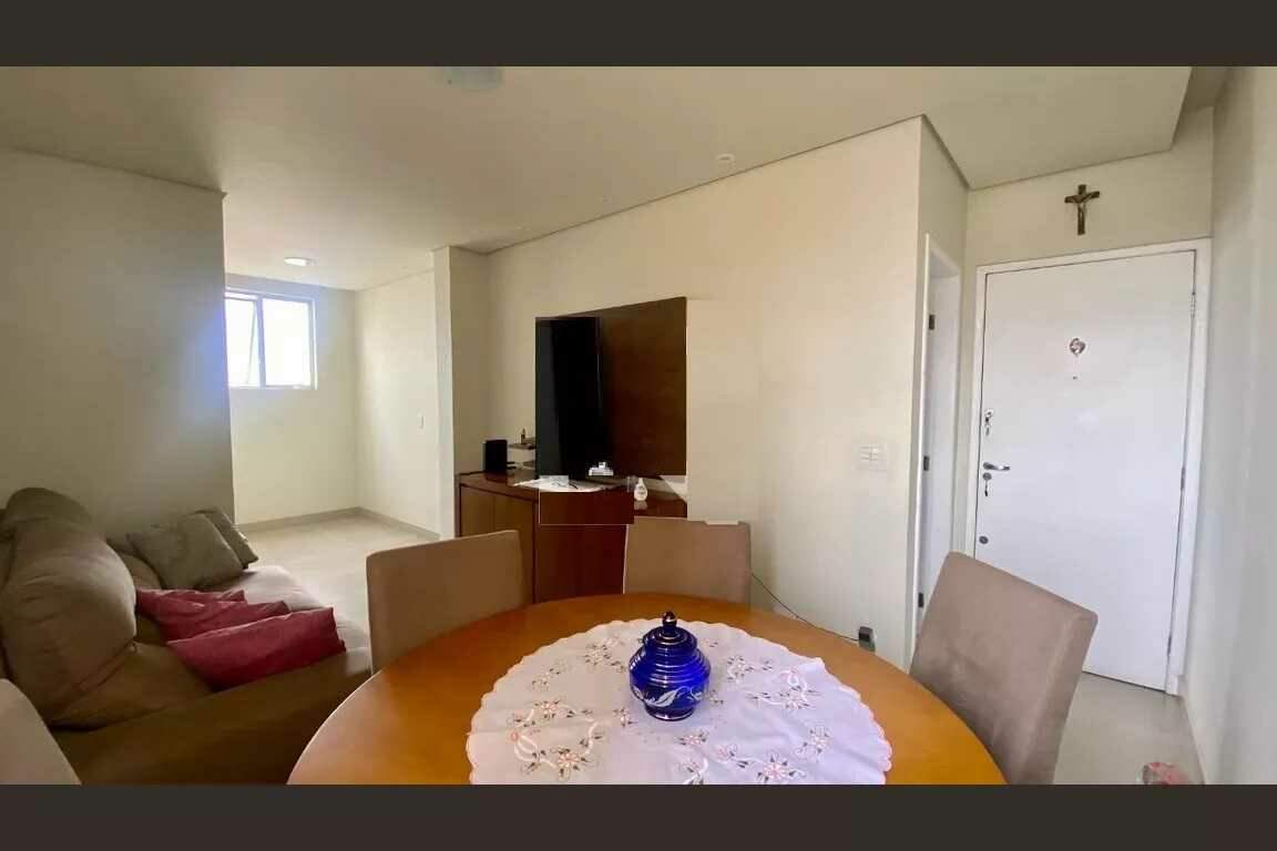 Apartamento à venda com 2 quartos, 72m² - Foto 2