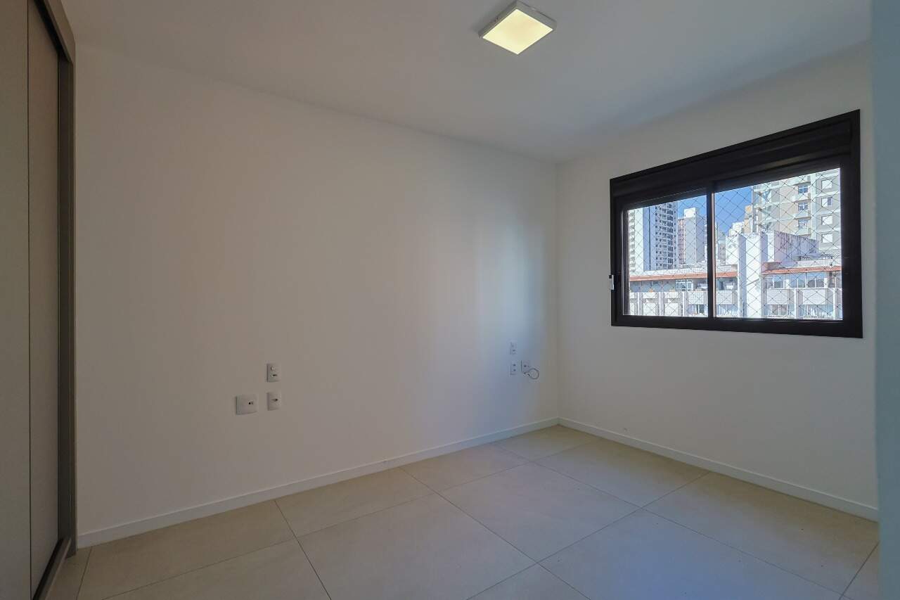 Apartamento para alugar com 2 quartos, 70m² - Foto 10