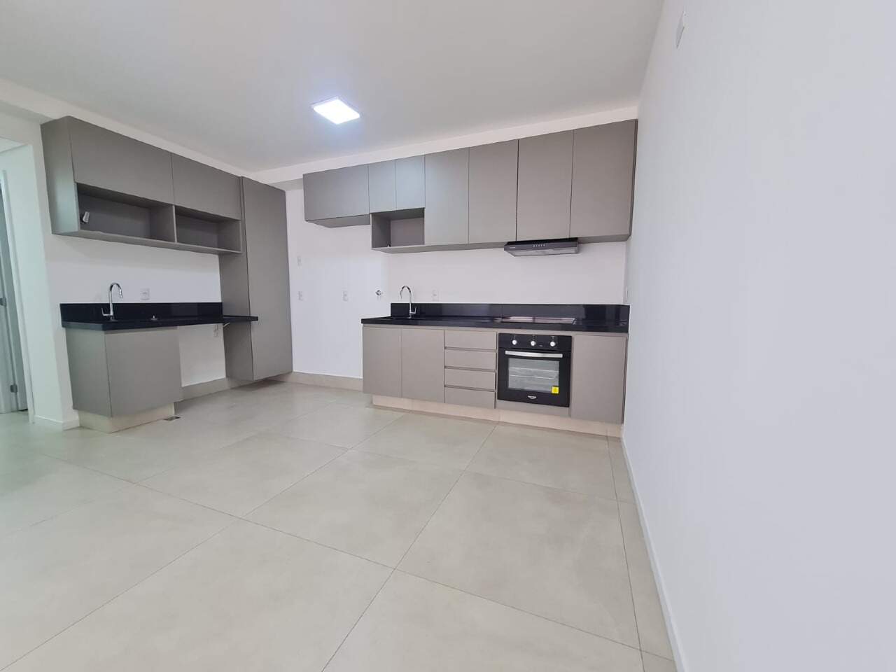 Apartamento para alugar com 2 quartos, 70m² - Foto 2