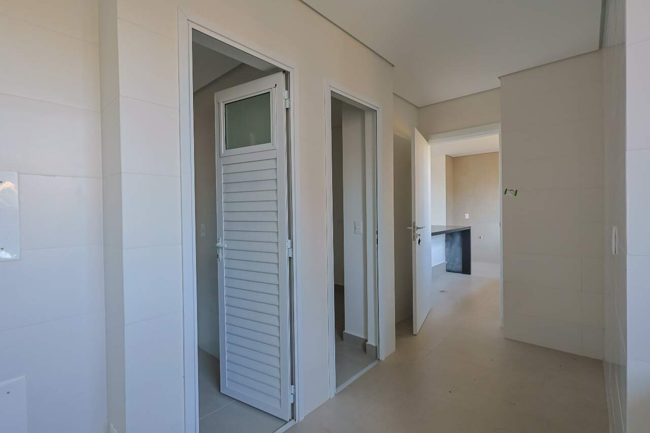 Apartamento para alugar com 4 quartos, 230m² - Foto 13