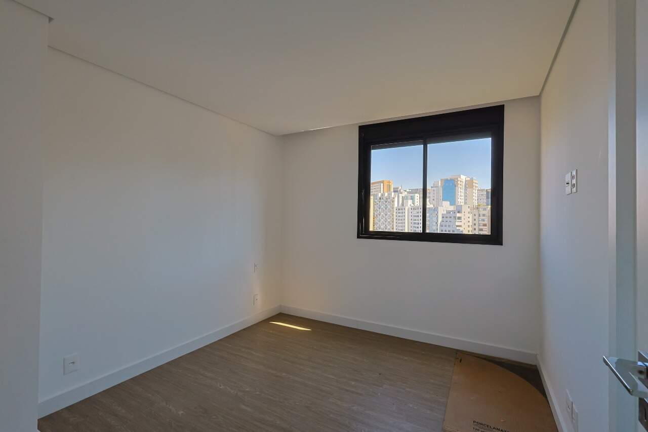 Apartamento para alugar com 4 quartos, 230m² - Foto 22