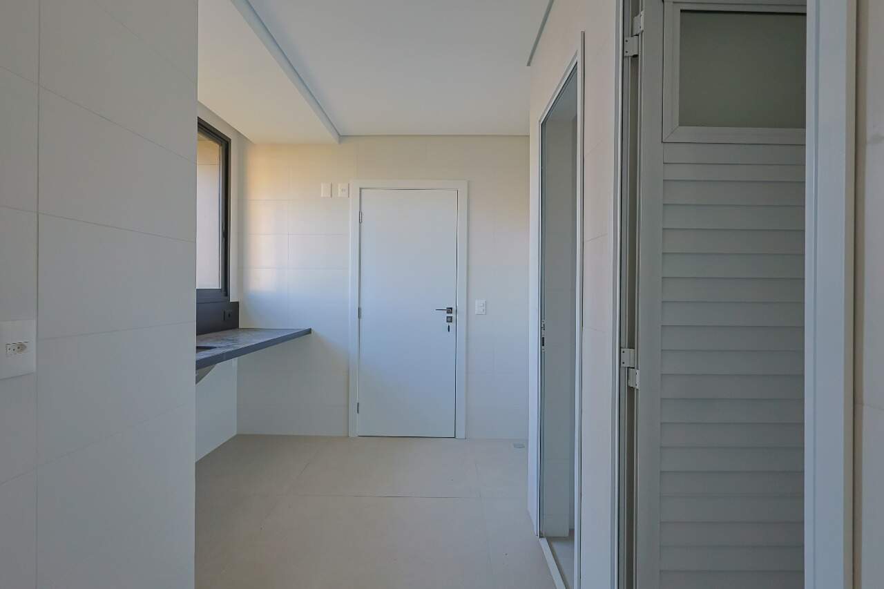Apartamento para alugar com 4 quartos, 230m² - Foto 7