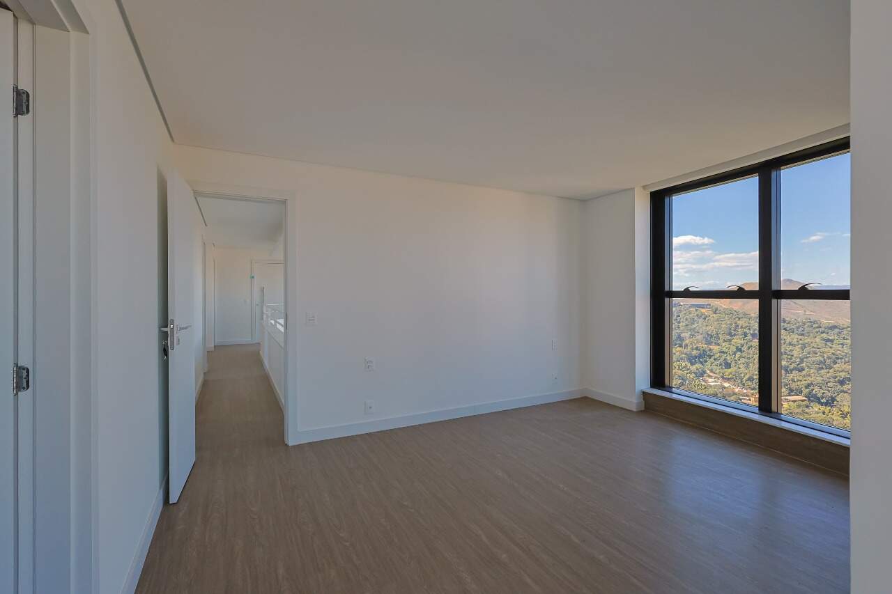 Apartamento para alugar com 4 quartos, 230m² - Foto 17