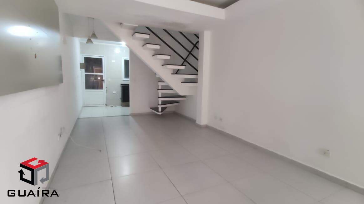 Sobrado para alugar com 2 quartos, 80m² - Foto 1