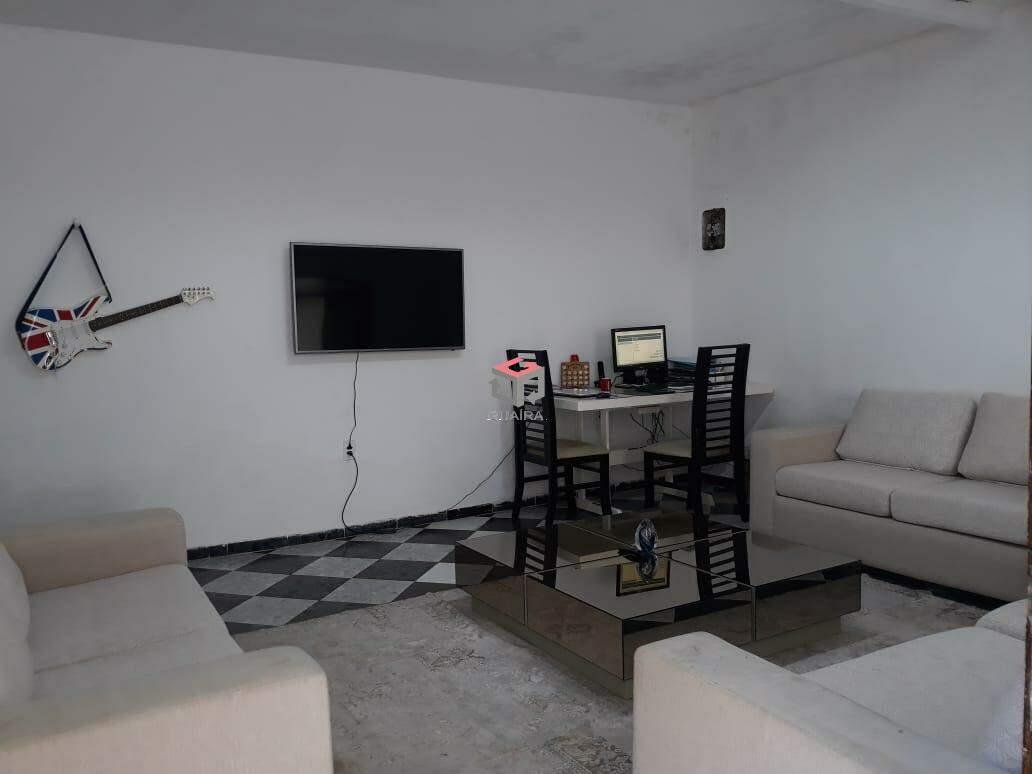 Sobrado à venda com 6 quartos, 250m² - Foto 2