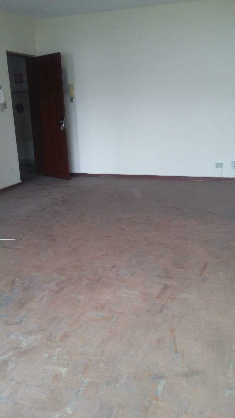 Apartamento à venda com 2 quartos, 70m² - Foto 3