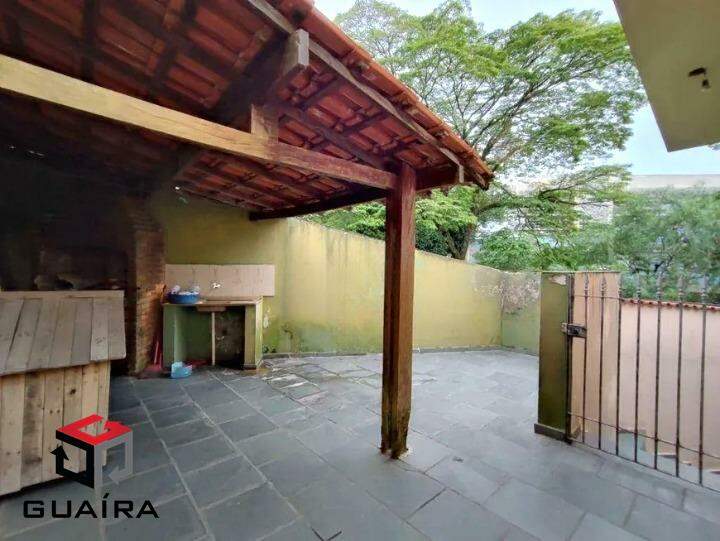 Casa à venda com 3 quartos, 242m² - Foto 18