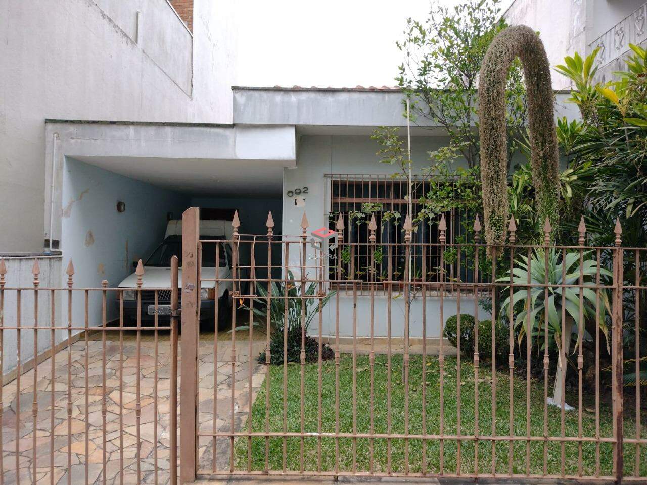 Casa à venda com 3 quartos, 177m² - Foto 1