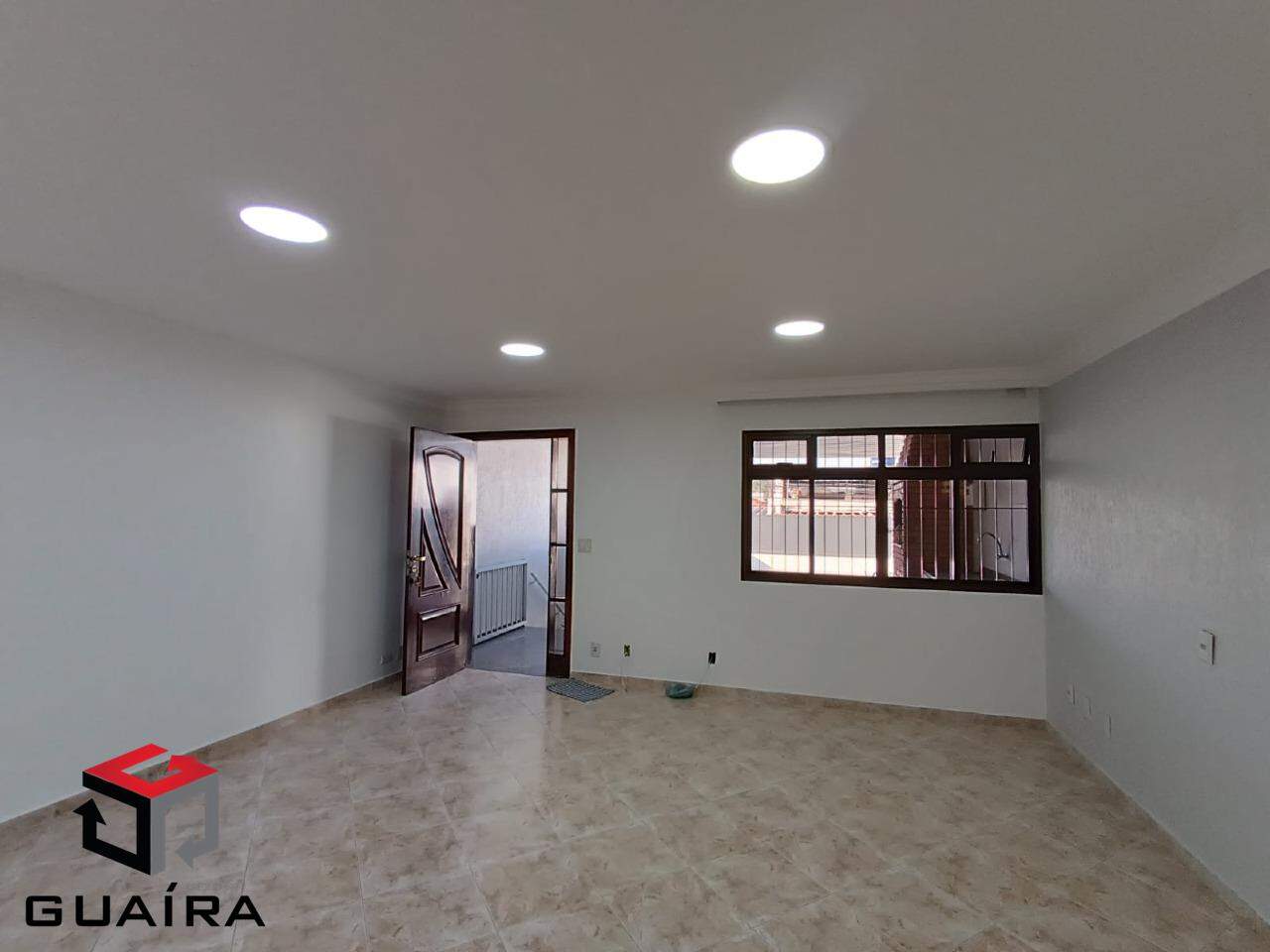 Casa à venda com 3 quartos, 157m² - Foto 2