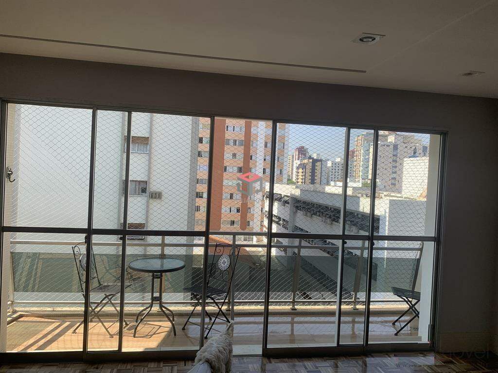 Apartamento à venda com 4 quartos, 240m² - Foto 5