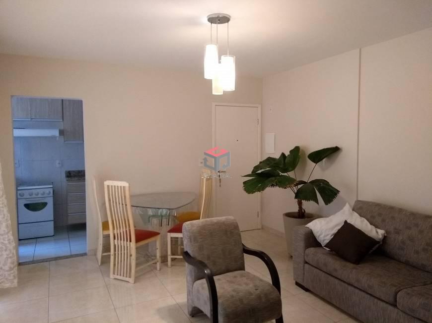 Apartamento à venda com 2 quartos, 67m² - Foto 3