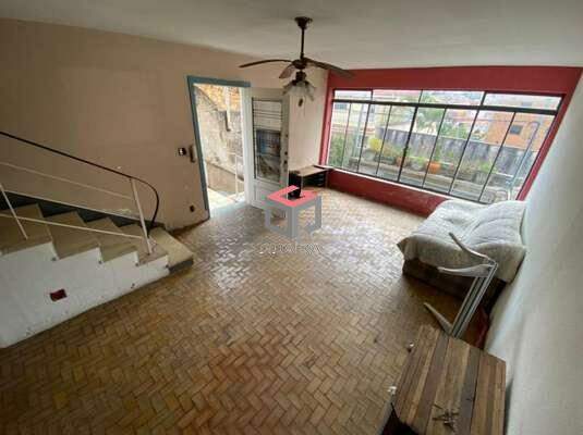 Sobrado à venda com 4 quartos, 200m² - Foto 1